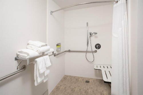 Holiday Inn Express Yreka-Shasta Area an IHG Hotel - image 33