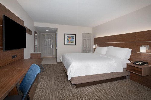 Holiday Inn Express Yreka-Shasta Area an IHG Hotel - image 40