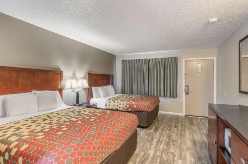Econo Lodge Yreka - image 15