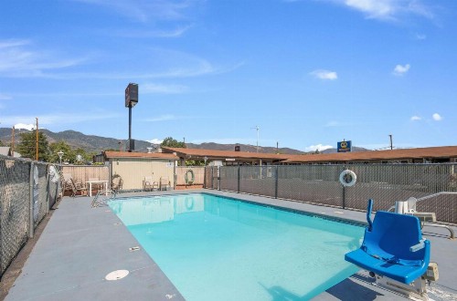 Econo Lodge Yreka - image 26