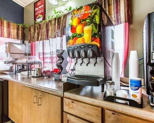 Econo Lodge Yreka - image 4