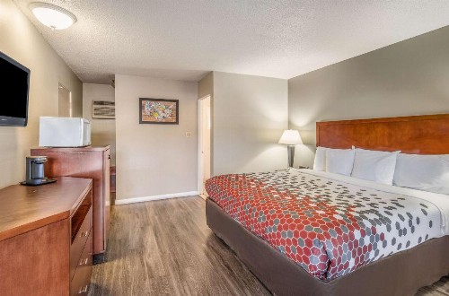 Econo Lodge Yreka - image 8