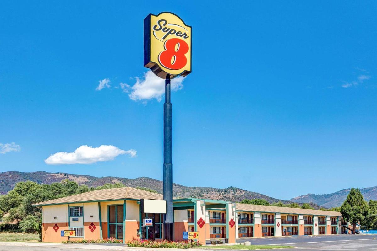 Super 8 by Wyndham Yreka - main image