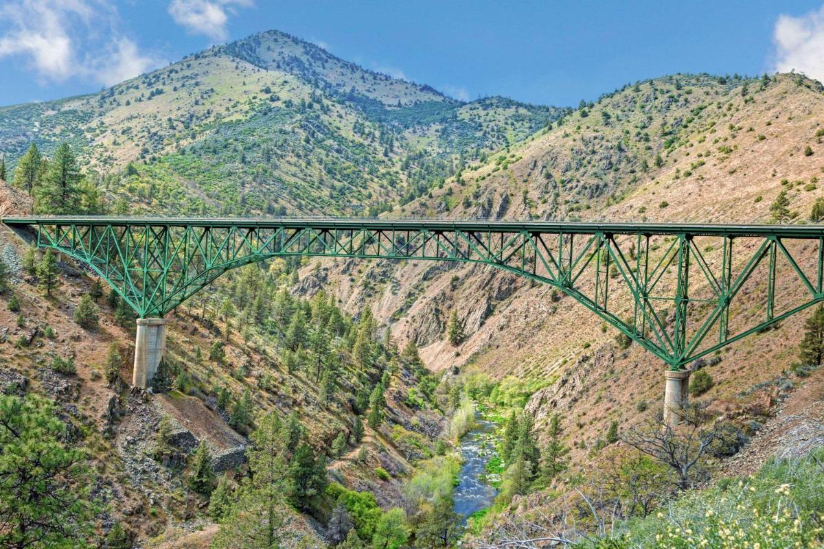 Super 8 by Wyndham Yreka - image 3