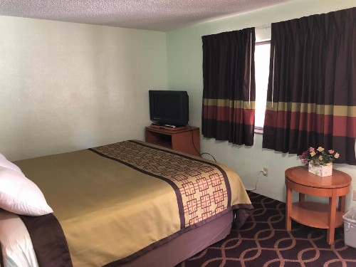 Klamath Motor Lodge - image 10