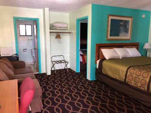 Klamath Motor Lodge - image 13