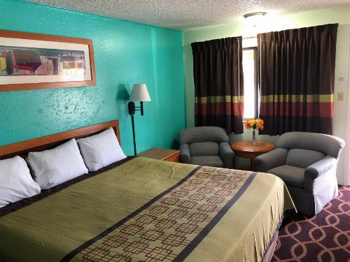 Klamath Motor Lodge - image 18