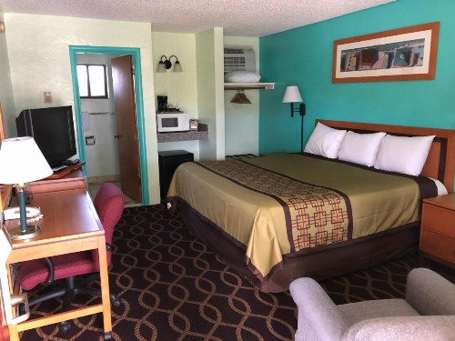 Klamath Motor Lodge - image 19