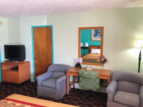 Klamath Motor Lodge - image 28
