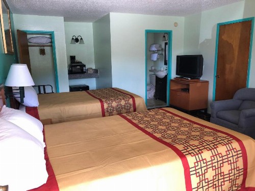 Klamath Motor Lodge - image 29