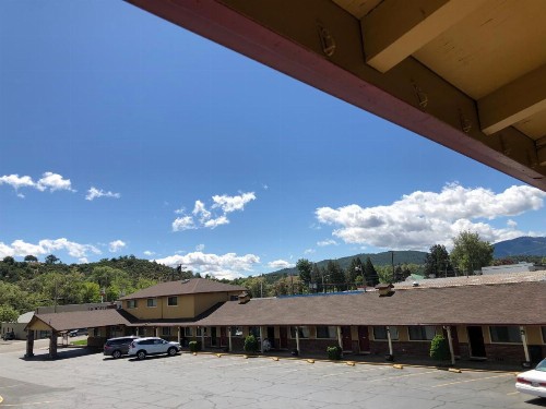 Klamath Motor Lodge - image 3