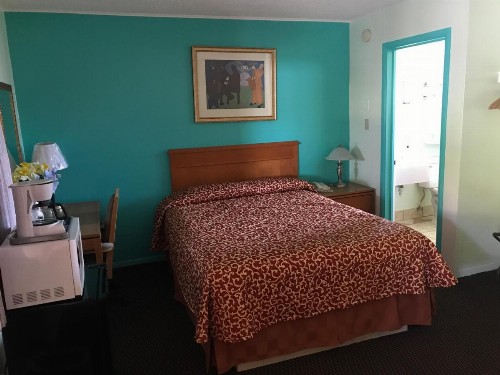 Klamath Motor Lodge - image 33