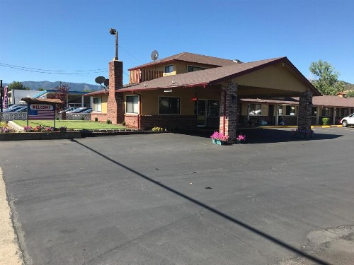 Klamath Motor Lodge - image 39