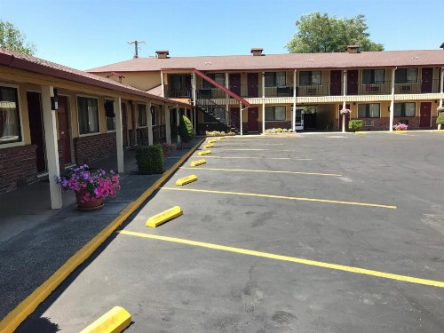 Klamath Motor Lodge - image 42