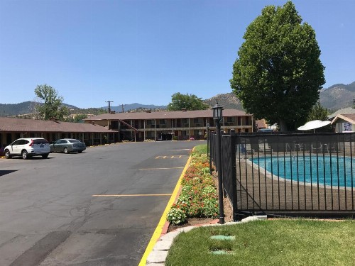 Klamath Motor Lodge - image 43