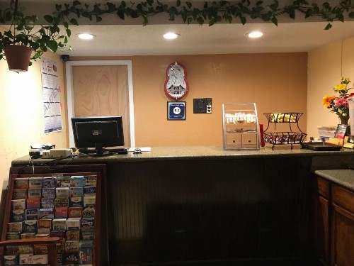 Klamath Motor Lodge - image 47