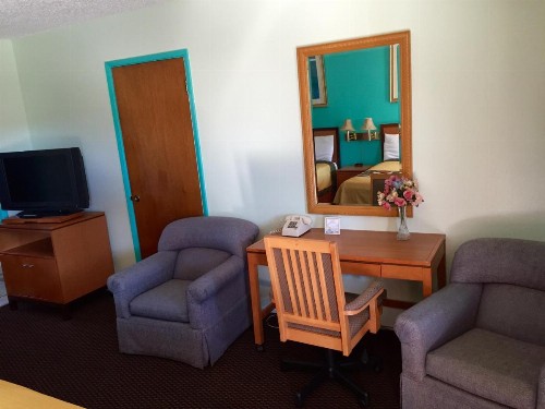 Klamath Motor Lodge - image 50