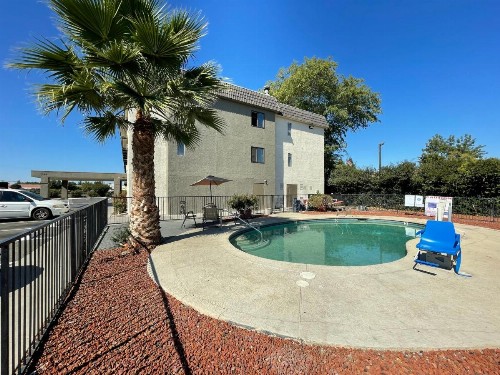 Econo Lodge Inn & Suites Yuba City - image 15