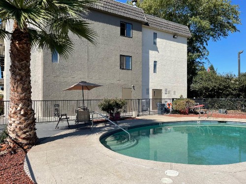 Econo Lodge Inn & Suites Yuba City - image 16