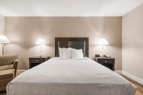 Econo Lodge Inn & Suites Yuba City - image 28