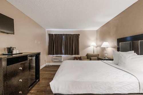 Econo Lodge Inn & Suites Yuba City - image 31