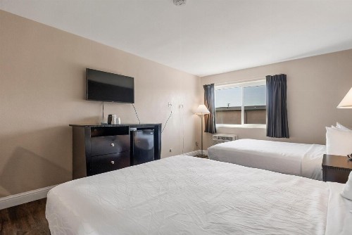 Econo Lodge Inn & Suites Yuba City - image 35