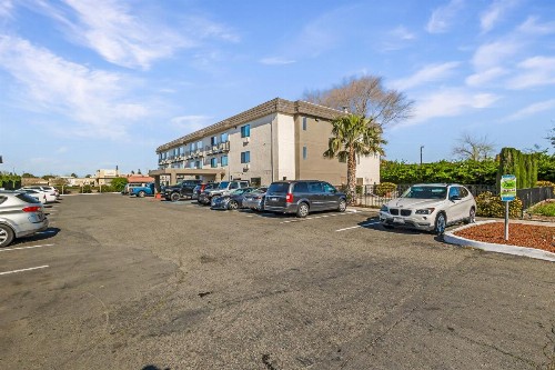 Econo Lodge Inn & Suites Yuba City - image 44