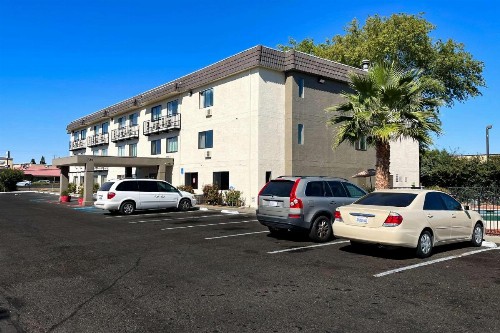 Econo Lodge Inn & Suites Yuba City - image 6