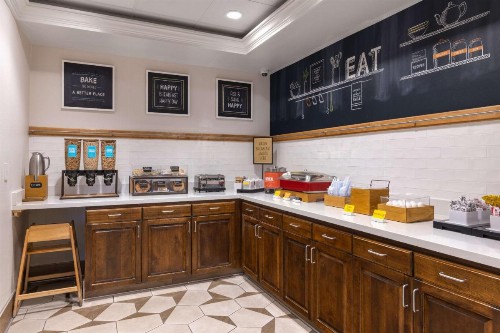 Hampton Inn & Suites Yuba City - image 10