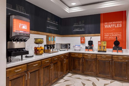Hampton Inn & Suites Yuba City - image 12