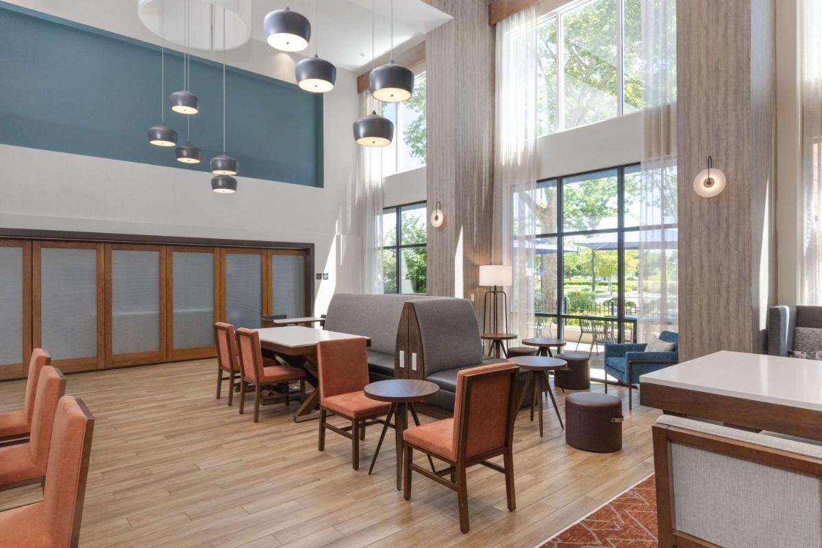 Hampton Inn & Suites Yuba City - image 3
