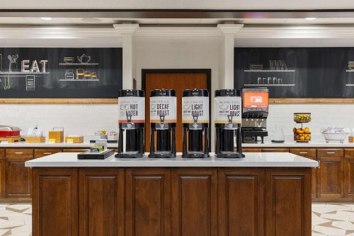 Hampton Inn & Suites Yuba City - image 30
