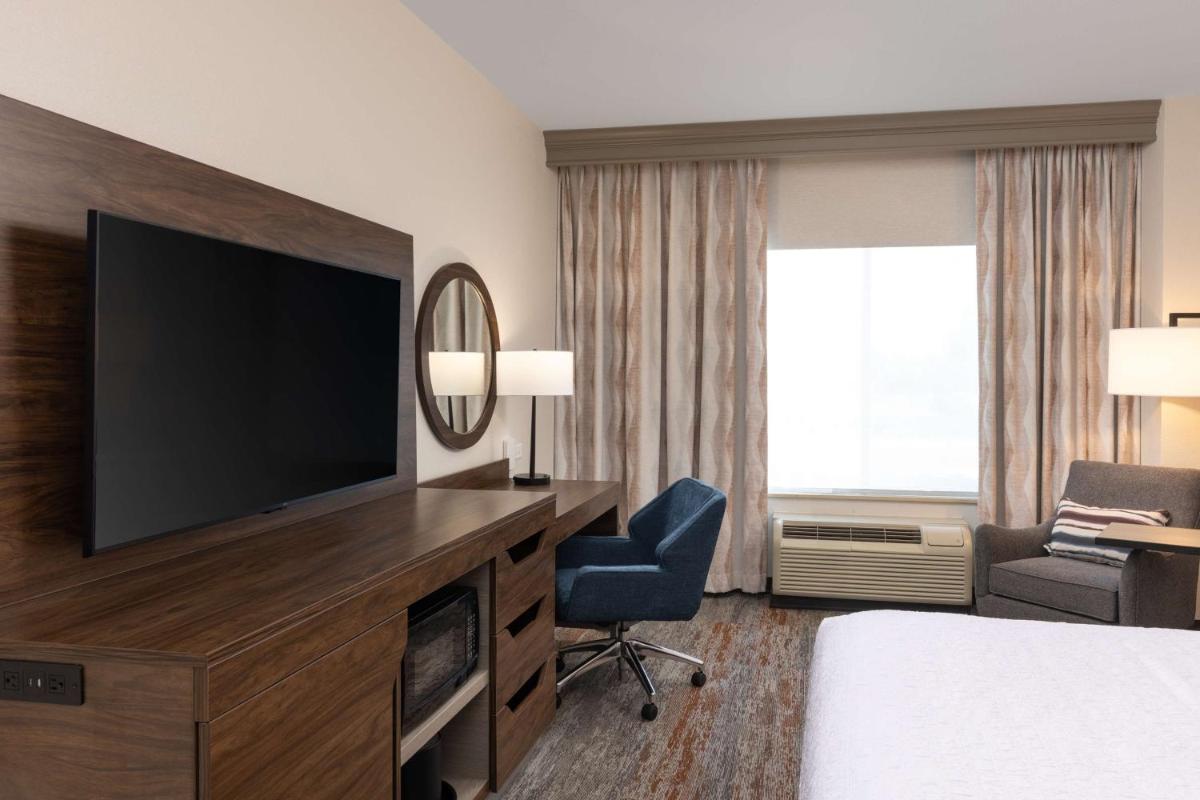 Hampton Inn & Suites Yuba City - image 5