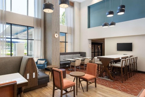 Hampton Inn & Suites Yuba City - image 7