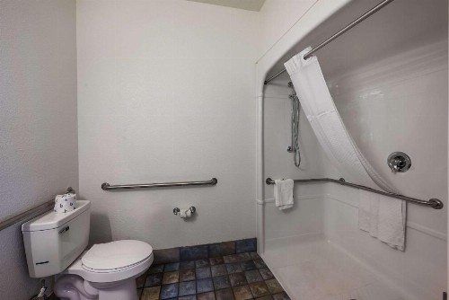 Travelodge by Wyndham Yuba City - image 18