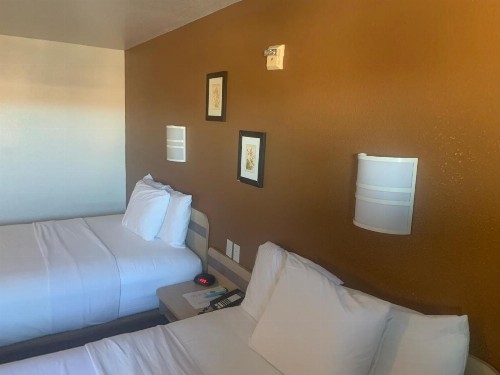 Travelodge by Wyndham Yuba City - image 36