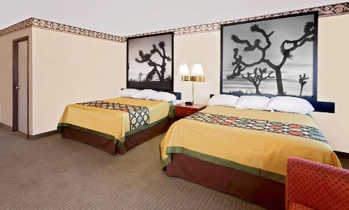 Super 8 by Wyndham Yucca Val/Joshua Tree Nat Pk Area - image 21