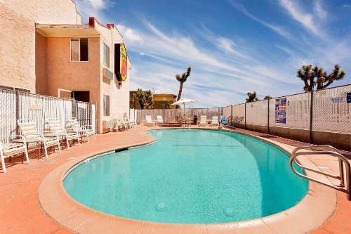 Super 8 by Wyndham Yucca Val/Joshua Tree Nat Pk Area - image 25