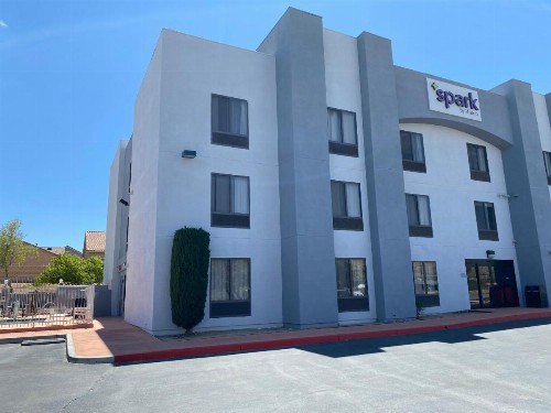 Best Western Joshua Tree Hotel & Suites - image 17