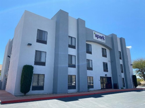 Best Western Joshua Tree Hotel & Suites - image 18