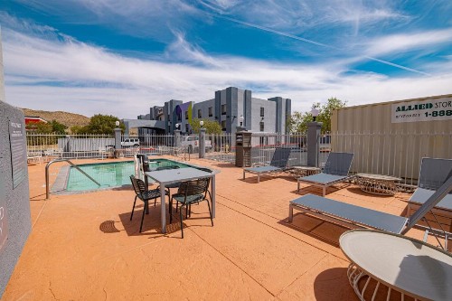 Best Western Joshua Tree Hotel & Suites - image 27