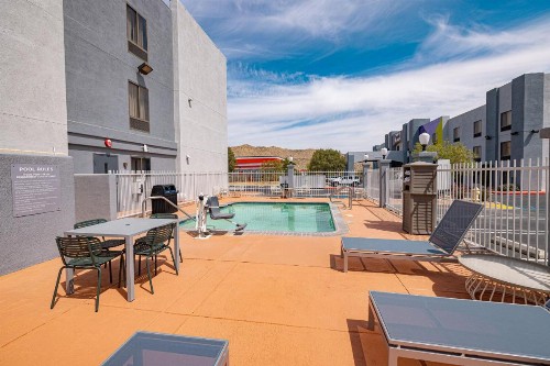 Best Western Joshua Tree Hotel & Suites - image 30