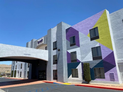 Best Western Joshua Tree Hotel & Suites - image 40
