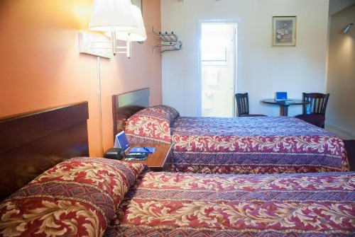 Nassau Holiday Motel - image 15