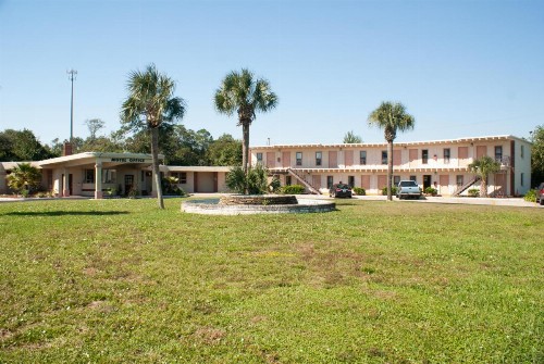 Nassau Holiday Motel - image 20