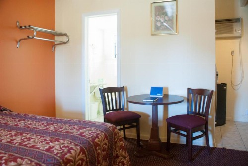 Nassau Holiday Motel - image 32