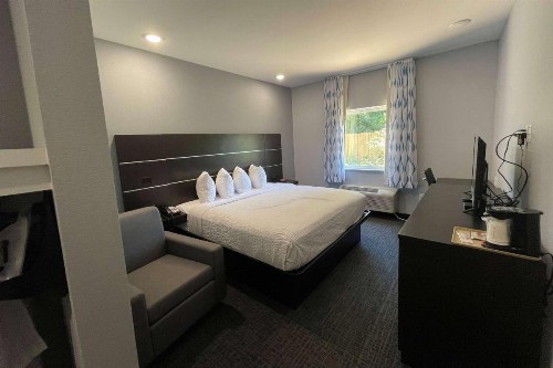 Days Inn by Wyndham Zachary LA - image 11