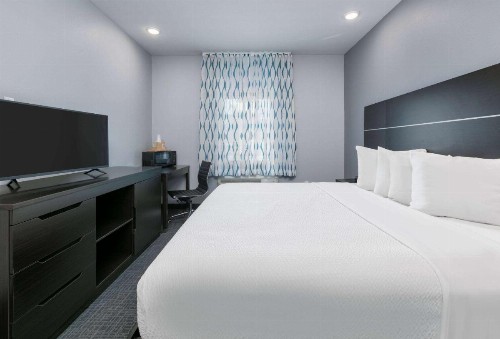 Days Inn by Wyndham Zachary LA - image 12