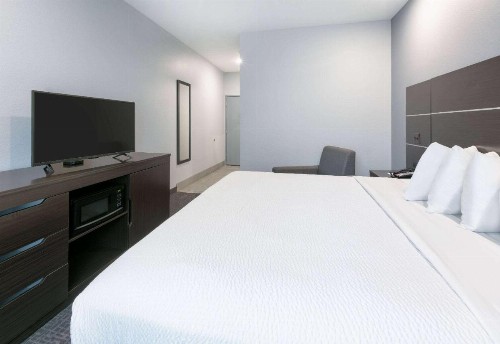 Days Inn by Wyndham Zachary LA - image 14