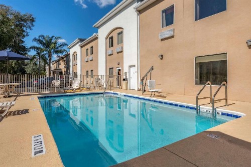 Quality Inn Zephyrhills-Dade City - image 10